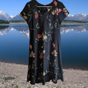 Hampton Dress 12 floral short sleeve. Office, Party, Date night, Fall/winter